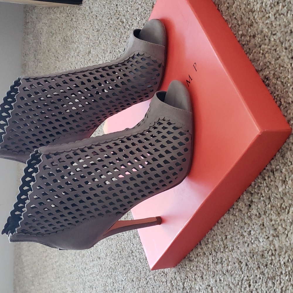 Ivanka Trump gray suede heels
